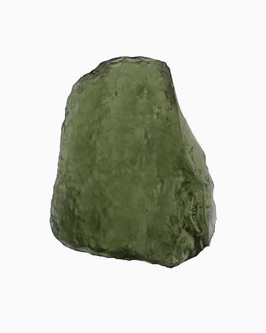 Moldavita en bruto 3,83 g, vista frontal en macro, textura natural, pieza única auténtica