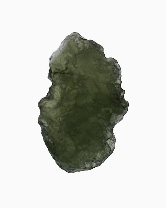 Moldavita en bruto 6,62 g, vista frontal en macro, textura natural, pieza única auténtica