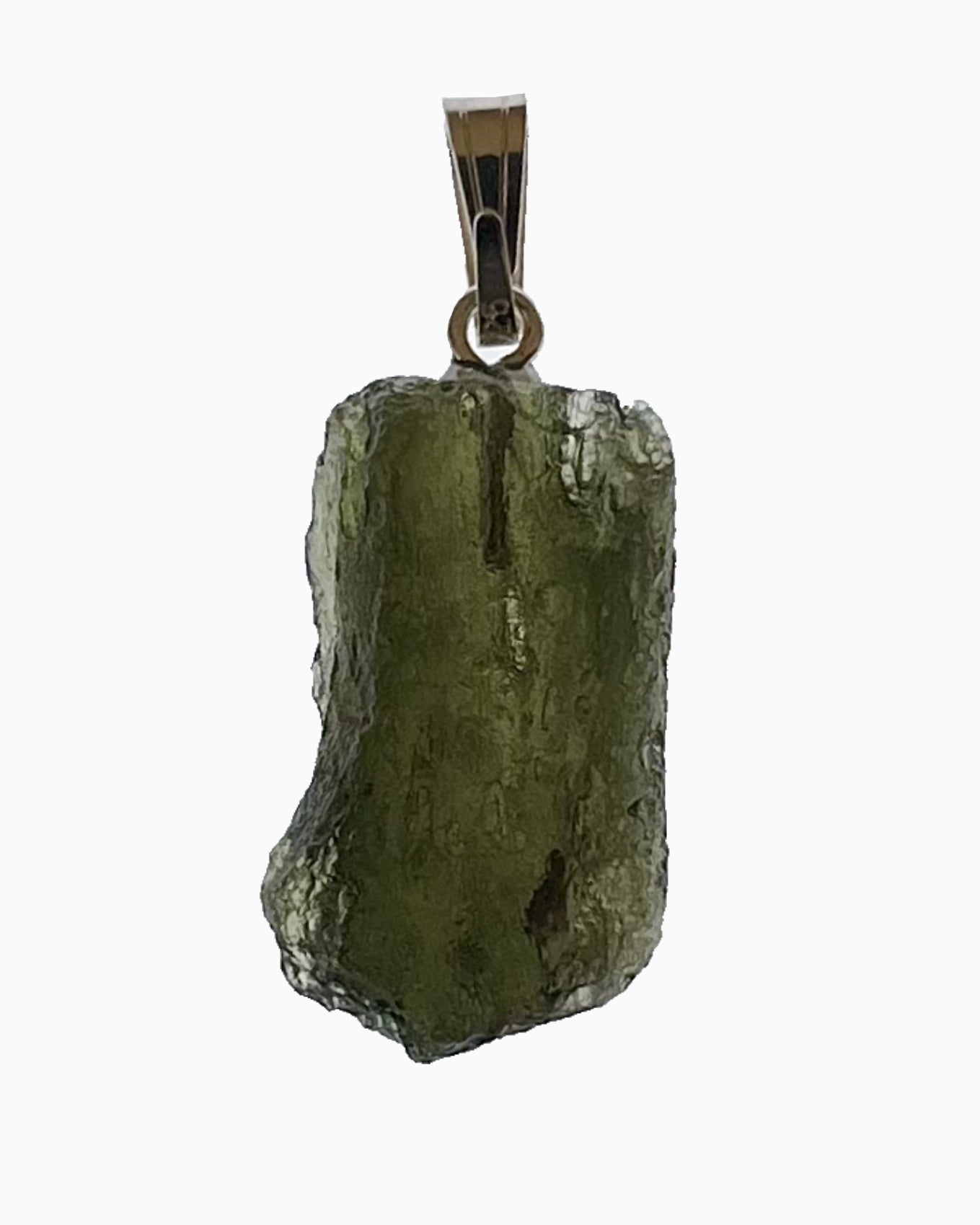 Colgante moldavita 2,28 g, reverso en macro con engarce visible y superficie natural, pieza única