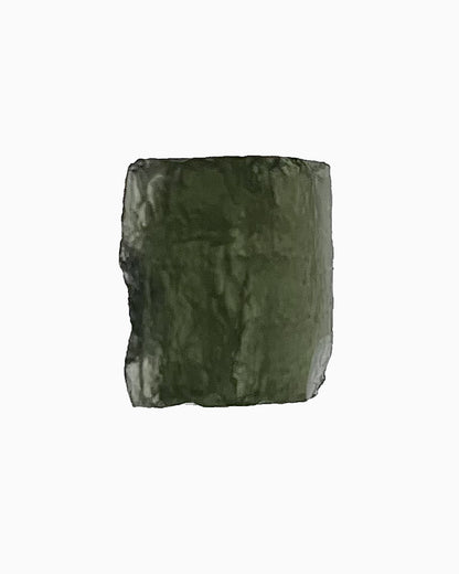 Moldavita en bruto 3,09 g, vista frontal en macro, textura natural, pieza única auténtica