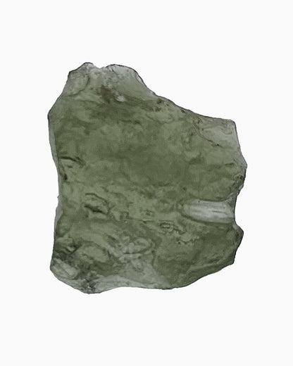 Moldavita en bruto 3,62 g, vista frontal en macro, textura natural, pieza única auténtica