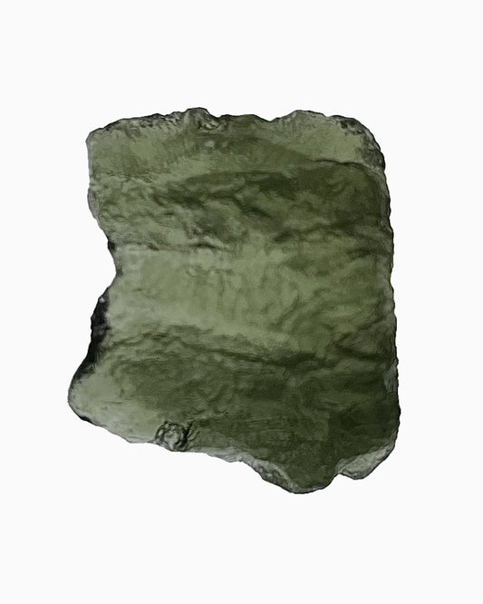 Moldavita en bruto 4,22 g, vista frontal en macro, textura natural, pieza única auténtica