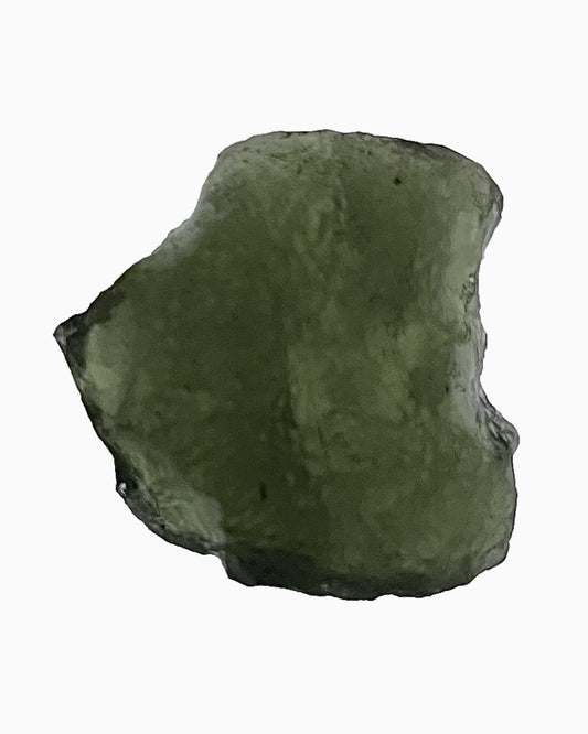 Moldavita en bruto 4,79 g, vista frontal en macro, textura natural, pieza única auténtica